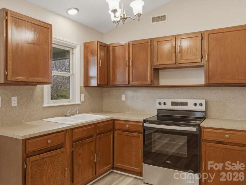 6111 Dovetail Court, Charlotte, NC 28227.  MLS# CAR4349474, YatesRealty ID 10923. 