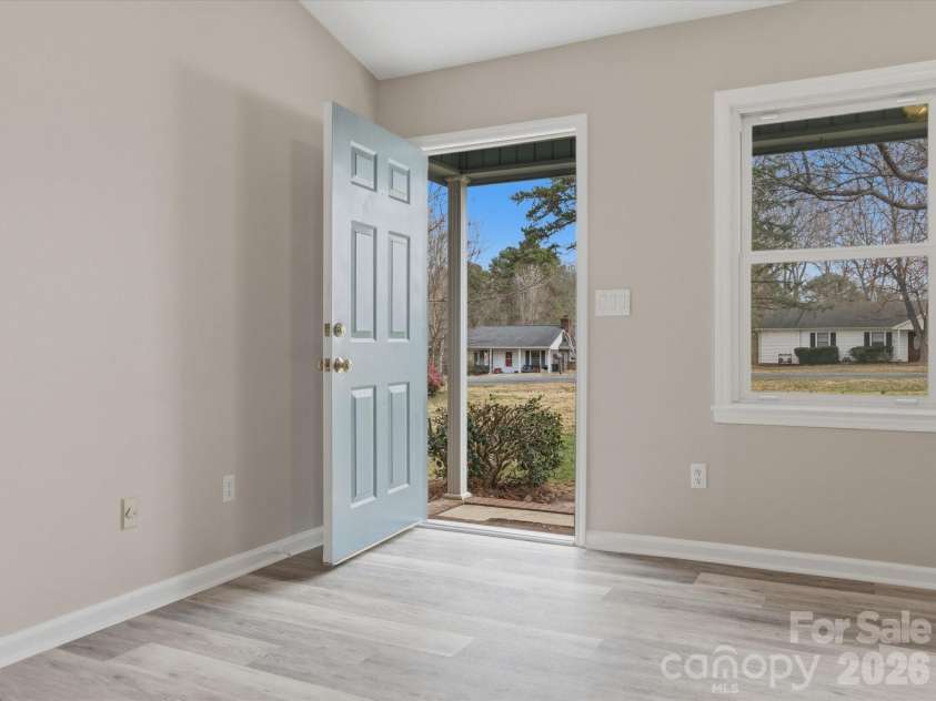 6111 Dovetail Court, Charlotte, NC 28227.  MLS# CAR4349474, YatesRealty ID 10923. 