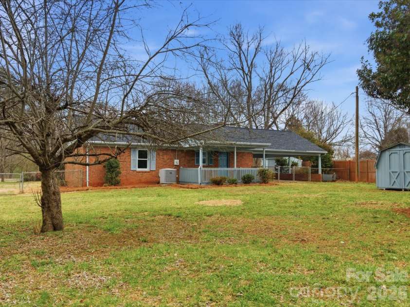 6111 Dovetail Court, Charlotte, NC 28227.  MLS# CAR4349474, YatesRealty ID 10923. 