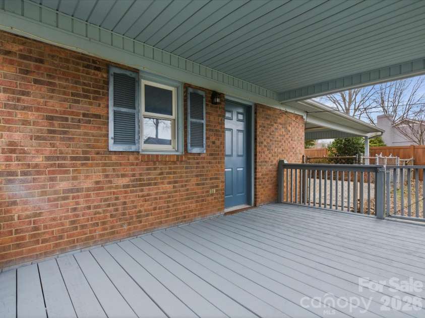 6111 Dovetail Court, Charlotte, NC 28227.  MLS# CAR4349474, YatesRealty ID 10923. 