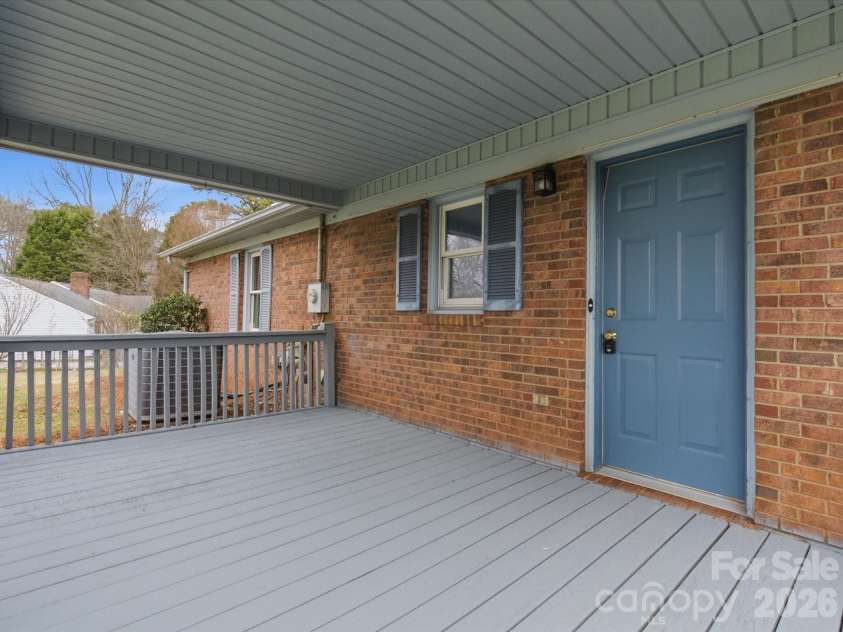 6111 Dovetail Court, Charlotte, NC 28227.  MLS# CAR4349474, YatesRealty ID 10923. 
