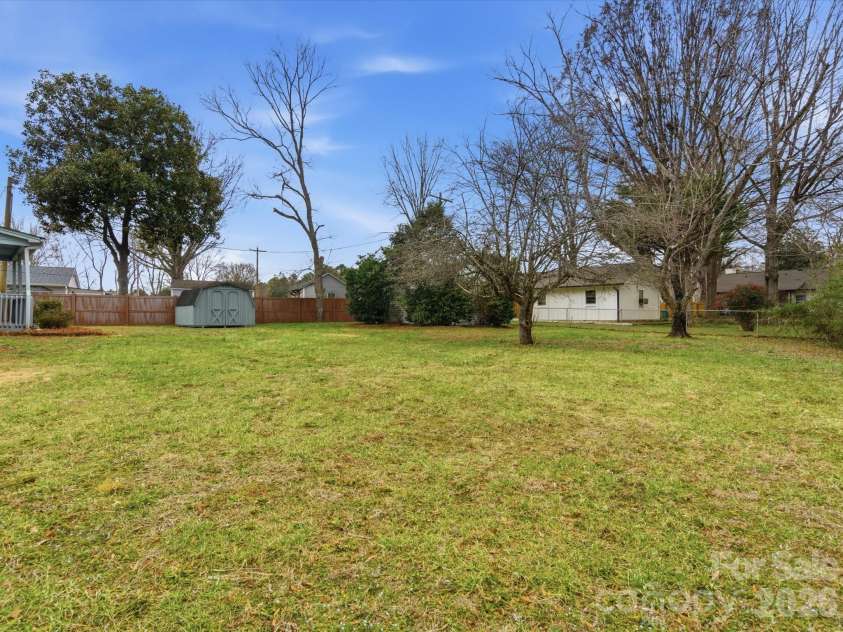 6111 Dovetail Court, Charlotte, NC 28227.  MLS# CAR4349474, YatesRealty ID 10923. 