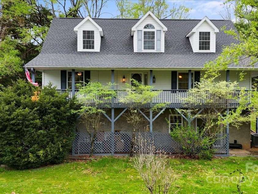 16 Derry Drive, Horse Shoe, NC 28742.  MLS# CAR4242776, YatesRealty ID 10924. 