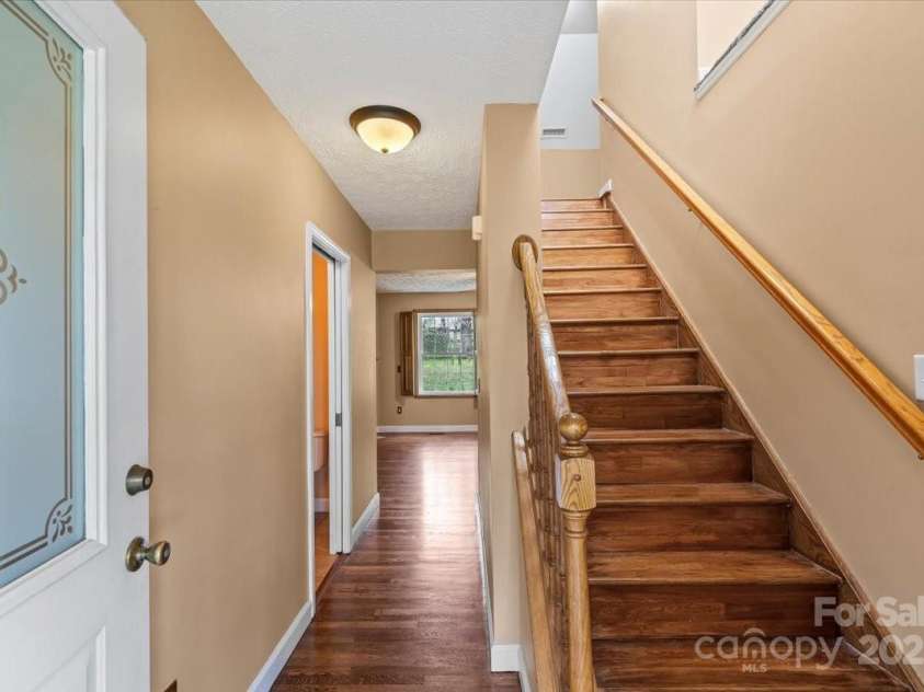 16 Derry Drive, Horse Shoe, NC 28742.  MLS# CAR4242776, YatesRealty ID 10924. 