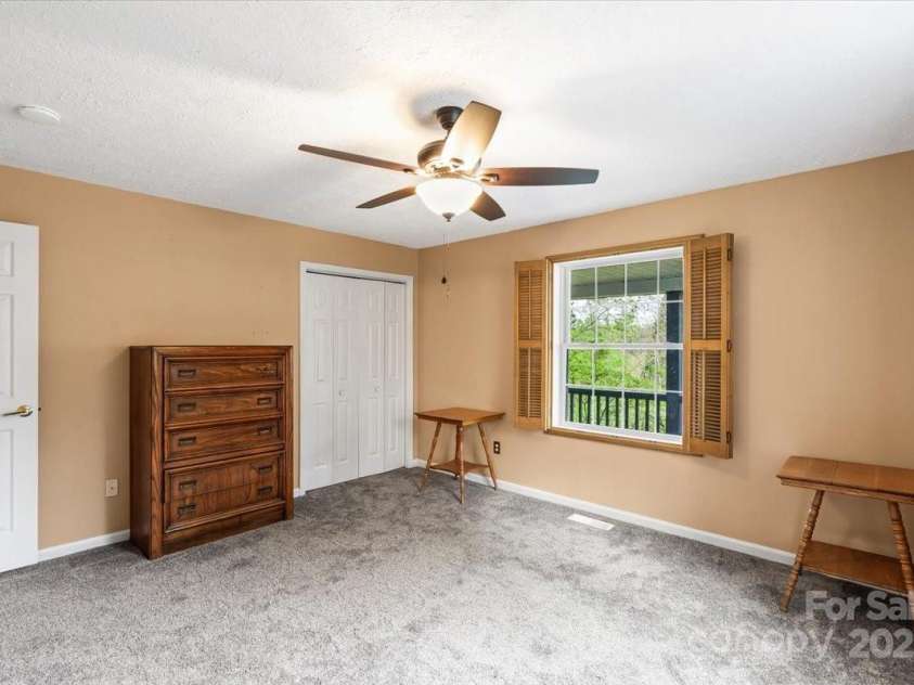16 Derry Drive, Horse Shoe, NC 28742.  MLS# CAR4242776, YatesRealty ID 10924. 