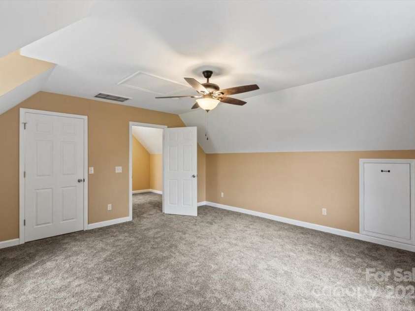 16 Derry Drive, Horse Shoe, NC 28742.  MLS# CAR4242776, YatesRealty ID 10924. 