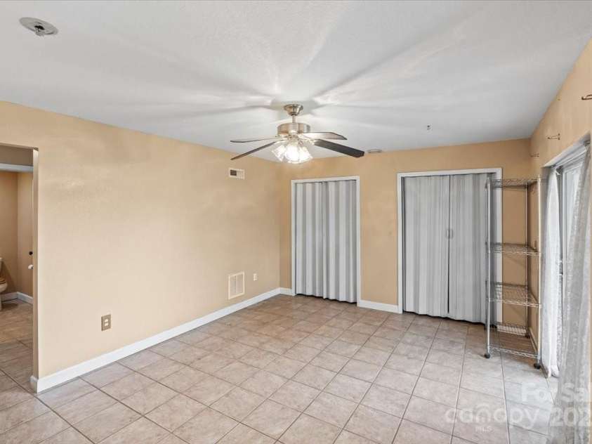 16 Derry Drive, Horse Shoe, NC 28742.  MLS# CAR4242776, YatesRealty ID 10924. 