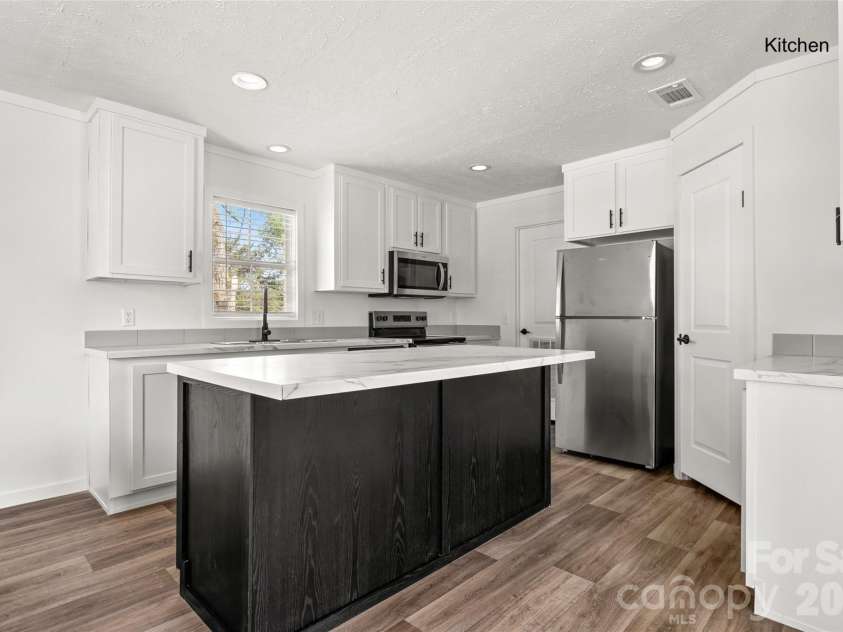 1109 Marion Street, Lancaster, SC 29720.  MLS# CAR4366462, YatesRealty ID 10925. 