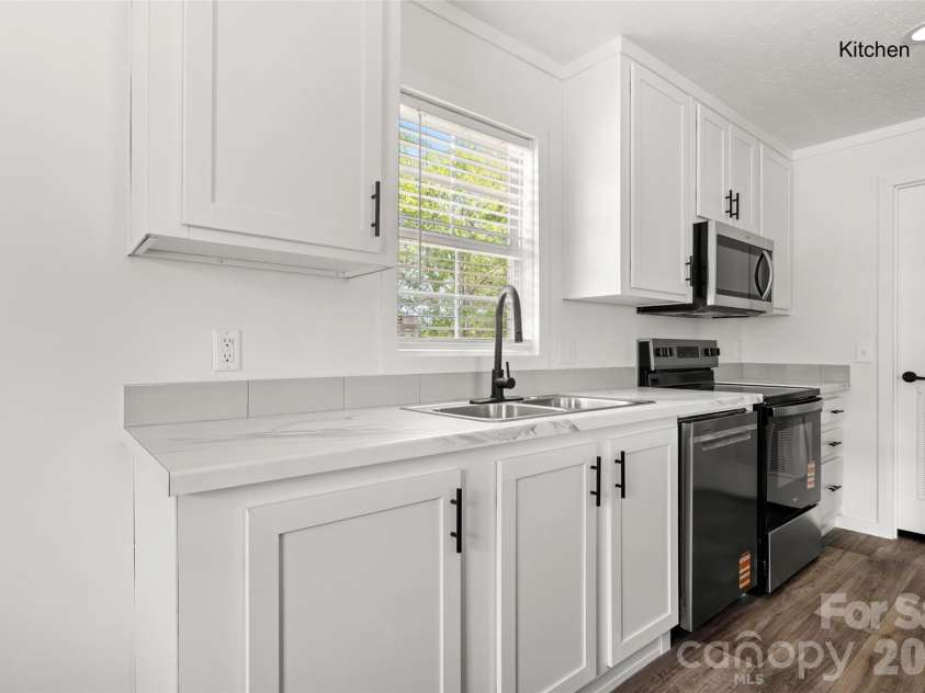 1109 Marion Street, Lancaster, SC 29720.  MLS# CAR4366462, YatesRealty ID 10925. 