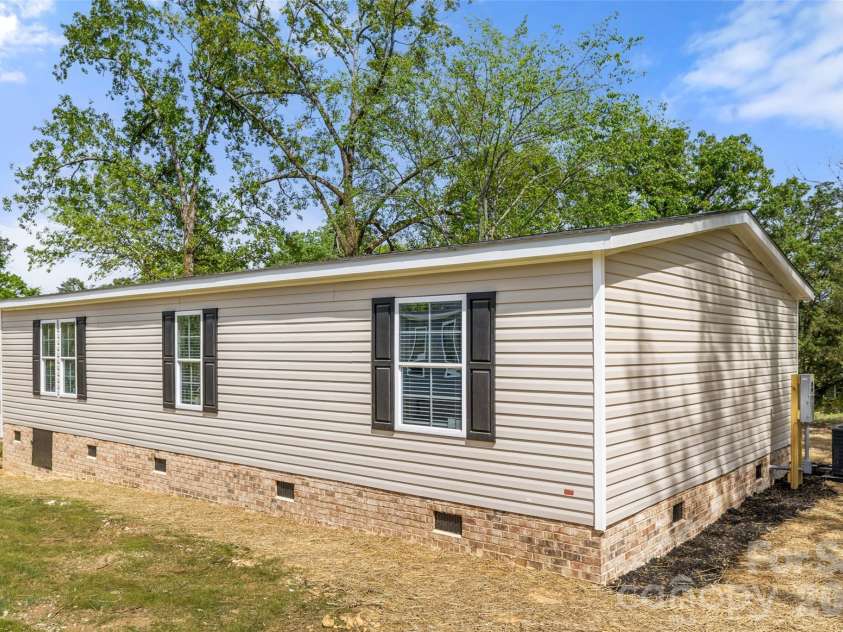 1109 Marion Street, Lancaster, SC 29720.  MLS# CAR4366462, YatesRealty ID 10925. 