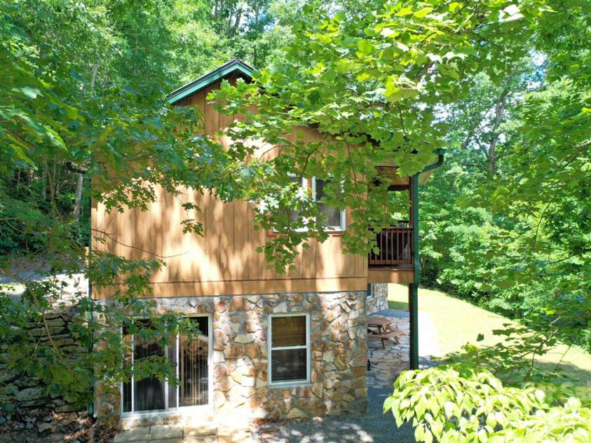 470 Bear Ridge Road, Tuckasegee, NC 28783.  MLS# CAR4159900, YatesRealty ID 10925. 