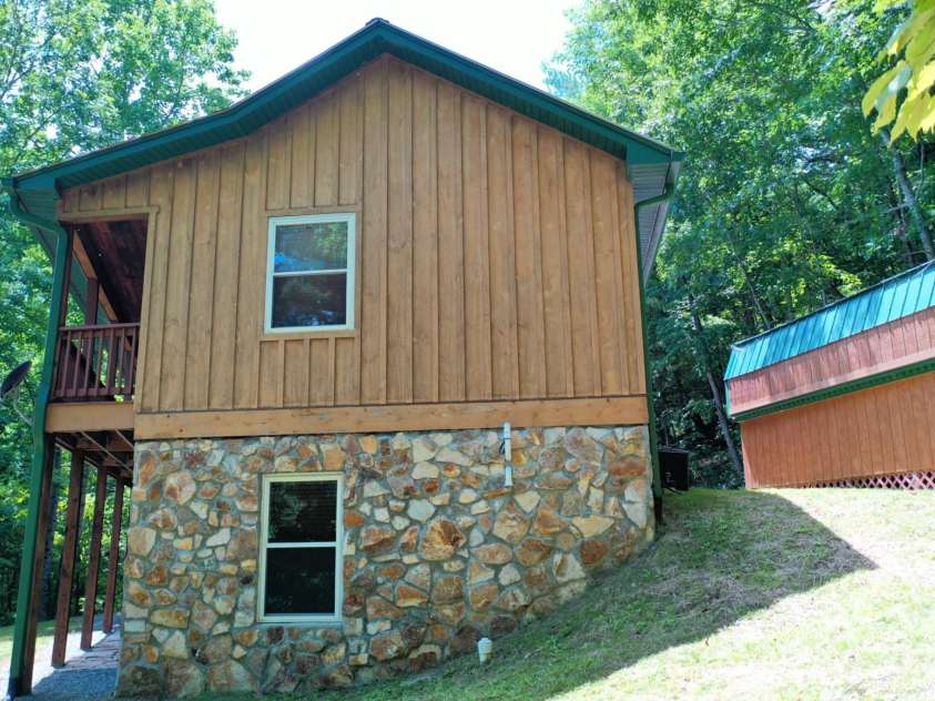 470 Bear Ridge Road, Tuckasegee, NC 28783.  MLS# CAR4159900, YatesRealty ID 10925. 