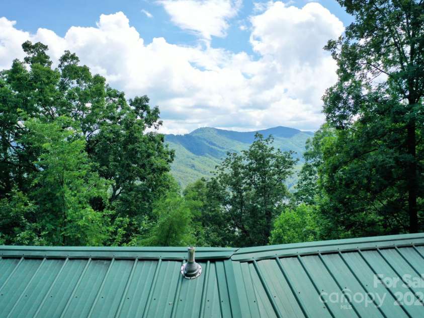 470 Bear Ridge Road, Tuckasegee, NC 28783.  MLS# CAR4159900, YatesRealty ID 10925. 