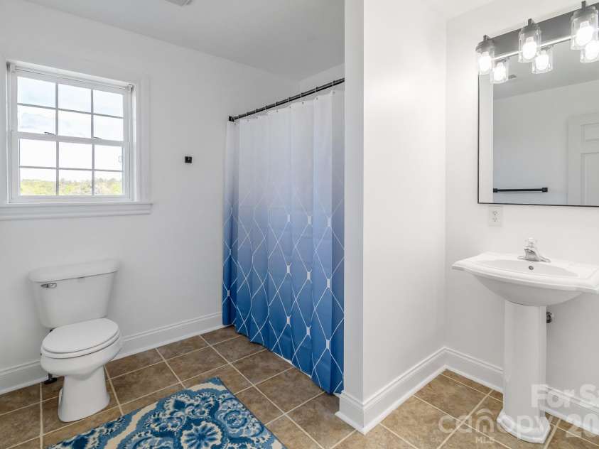 1876 Columbia Road, Chester, SC 29706.  MLS# CAR4364230, YatesRealty ID 10926. Full Bathroom 4 - 2nd Floor