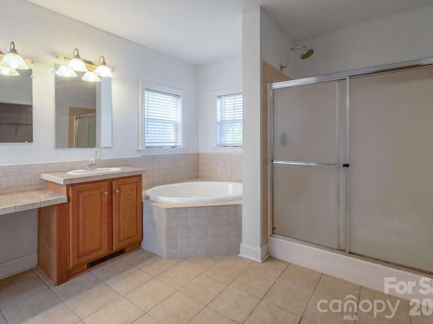 1876 Columbia Road, Chester, SC 29706.  MLS# CAR4364230, YatesRealty ID 10926. Primary Bath 2 on Main