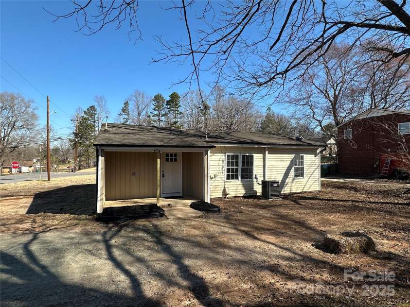 502 Maine Avenue, Bessemer City, NC 28016.  MLS# CAR4226816, YatesRealty ID 10927. 