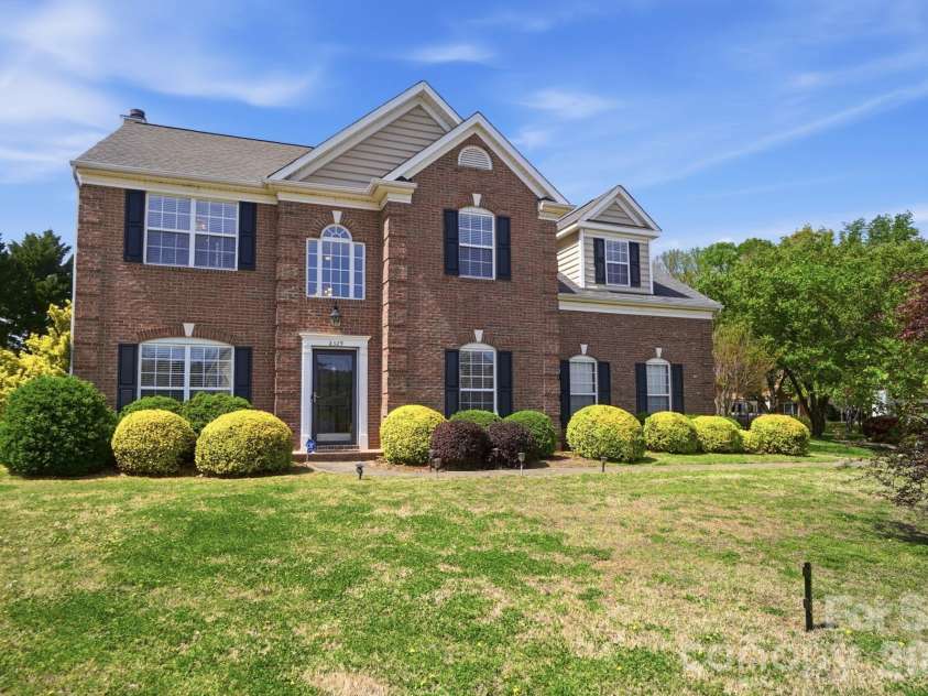 8329 Beardsley Drive, Charlotte, NC 28269.  MLS# CAR4357292, YatesRealty ID 10927. 