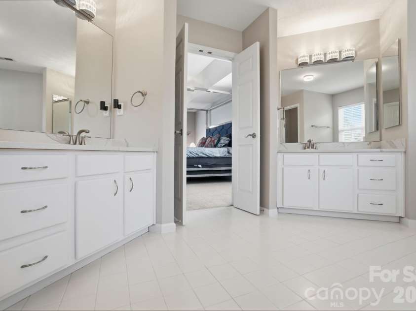 8329 Beardsley Drive, Charlotte, NC 28269.  MLS# CAR4357292, YatesRealty ID 10927. 