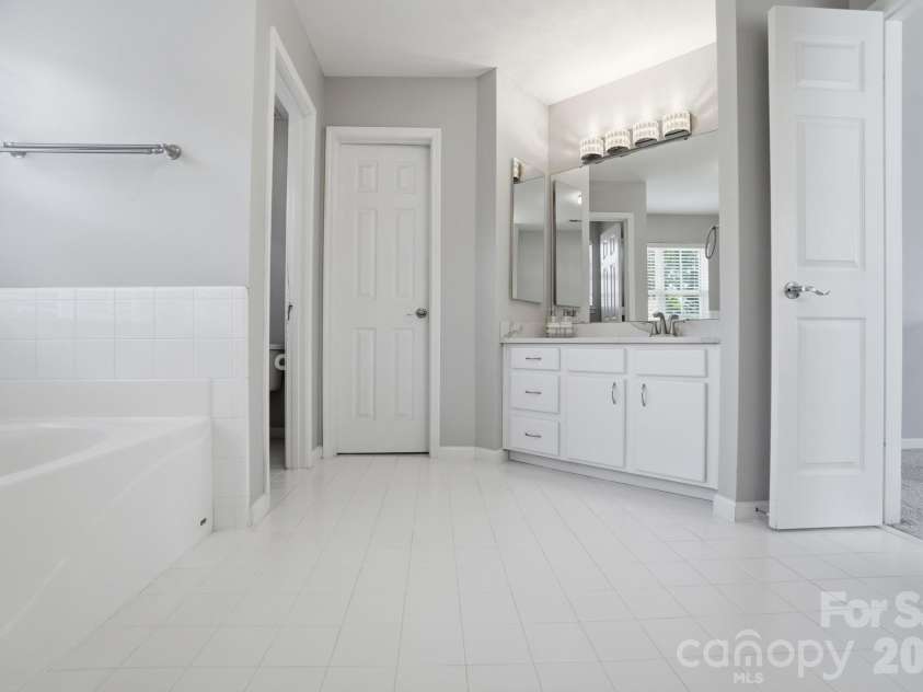 8329 Beardsley Drive, Charlotte, NC 28269.  MLS# CAR4357292, YatesRealty ID 10927. 
