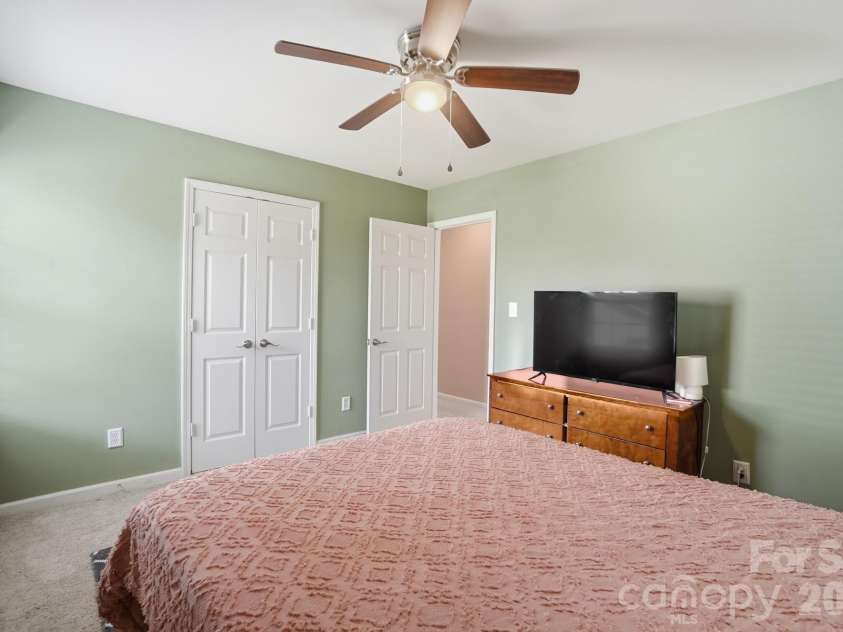 8329 Beardsley Drive, Charlotte, NC 28269.  MLS# CAR4357292, YatesRealty ID 10927. 