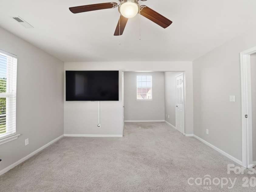 8329 Beardsley Drive, Charlotte, NC 28269.  MLS# CAR4357292, YatesRealty ID 10927. 
