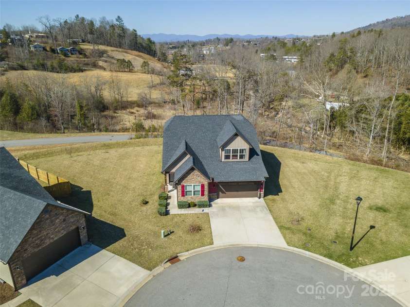 34 Checkerberry Court, Weaverville, NC 28787.  MLS# CAR4251571, YatesRealty ID 10928. 