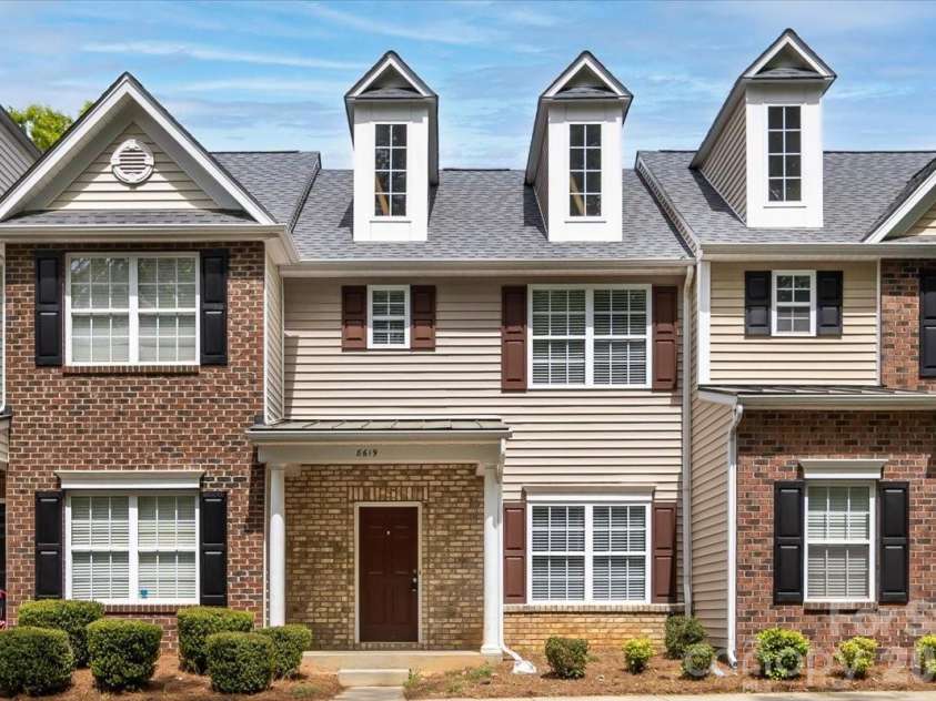 8619 Wandering Creek Way, Charlotte, NC 28227.  MLS# CAR4367292, YatesRealty ID 10929. 