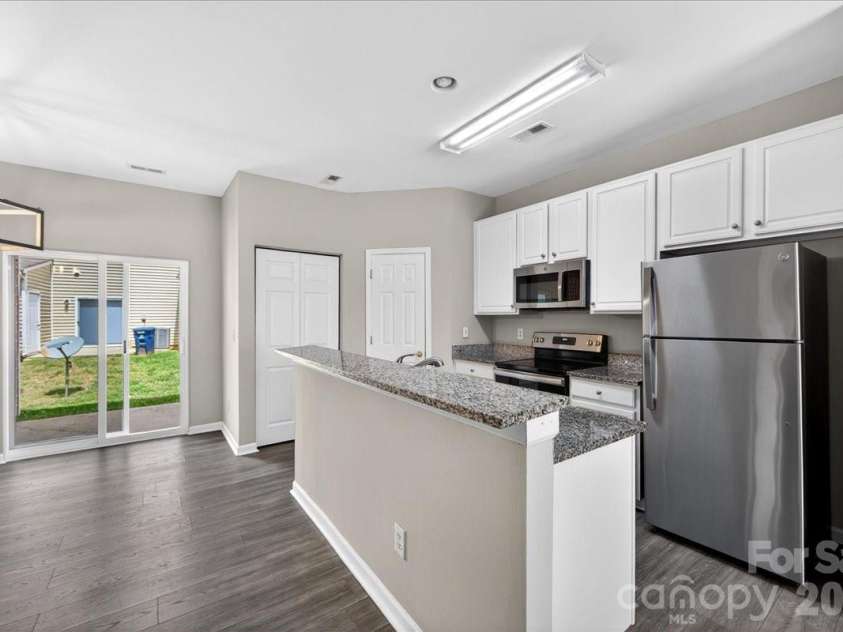 8619 Wandering Creek Way, Charlotte, NC 28227.  MLS# CAR4367292, YatesRealty ID 10929. 