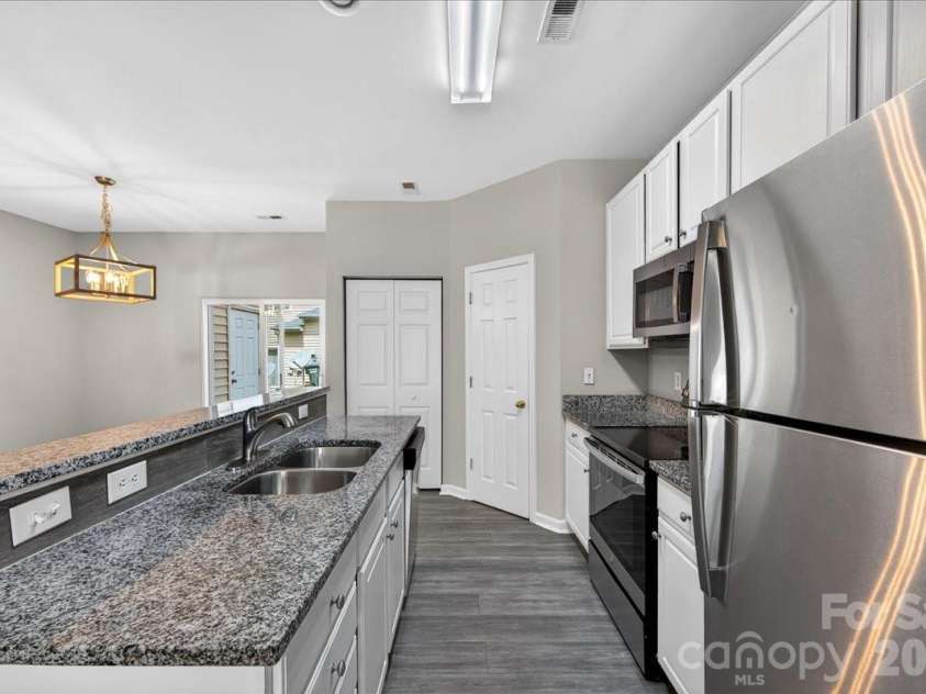 8619 Wandering Creek Way, Charlotte, NC 28227.  MLS# CAR4367292, YatesRealty ID 10929. 