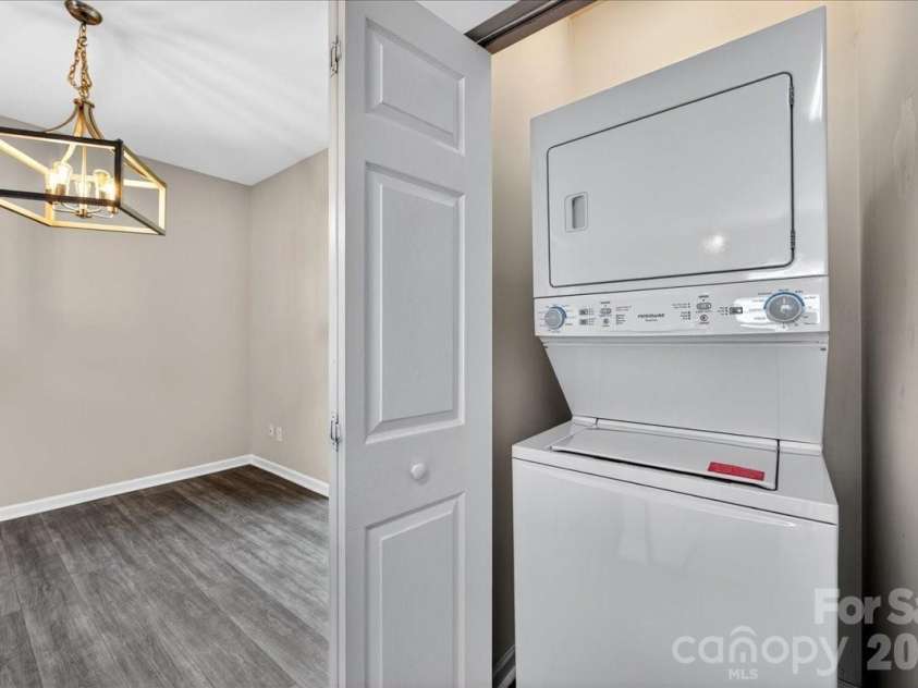 8619 Wandering Creek Way, Charlotte, NC 28227.  MLS# CAR4367292, YatesRealty ID 10929. 