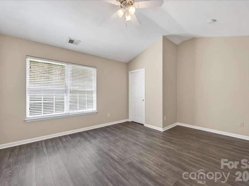 8619 Wandering Creek Way, Charlotte, NC 28227.  MLS# CAR4367292, YatesRealty ID 10929. 