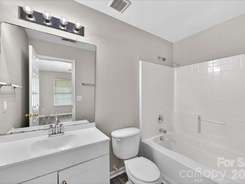 8619 Wandering Creek Way, Charlotte, NC 28227.  MLS# CAR4367292, YatesRealty ID 10929. 