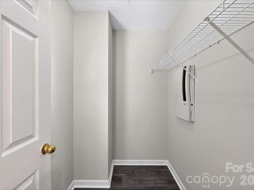 8619 Wandering Creek Way, Charlotte, NC 28227.  MLS# CAR4367292, YatesRealty ID 10929. 