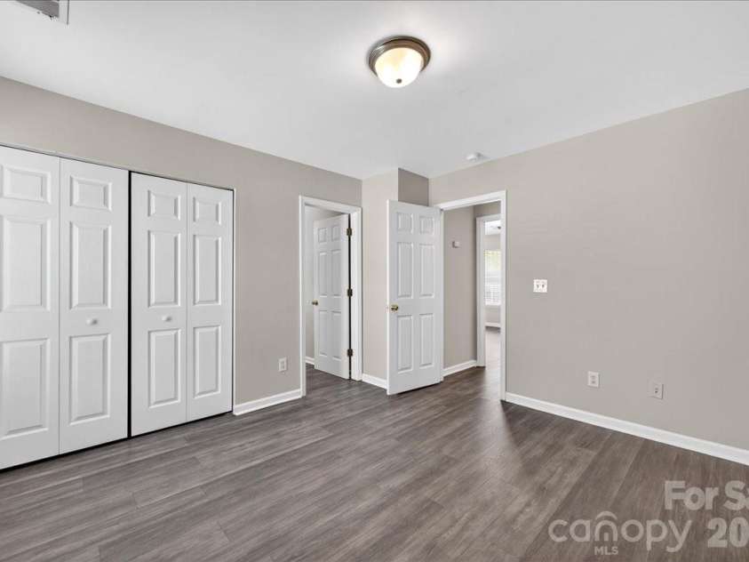 8619 Wandering Creek Way, Charlotte, NC 28227.  MLS# CAR4367292, YatesRealty ID 10929. 