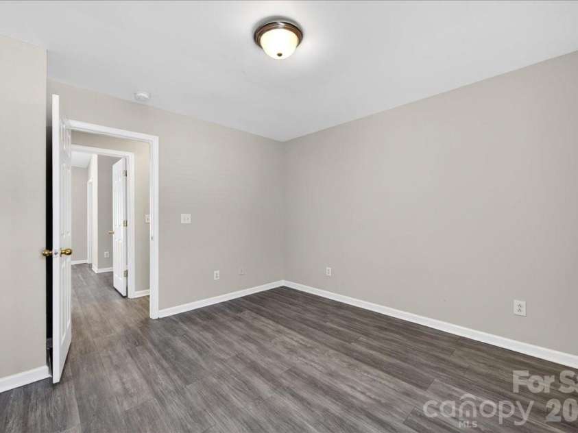 8619 Wandering Creek Way, Charlotte, NC 28227.  MLS# CAR4367292, YatesRealty ID 10929. 