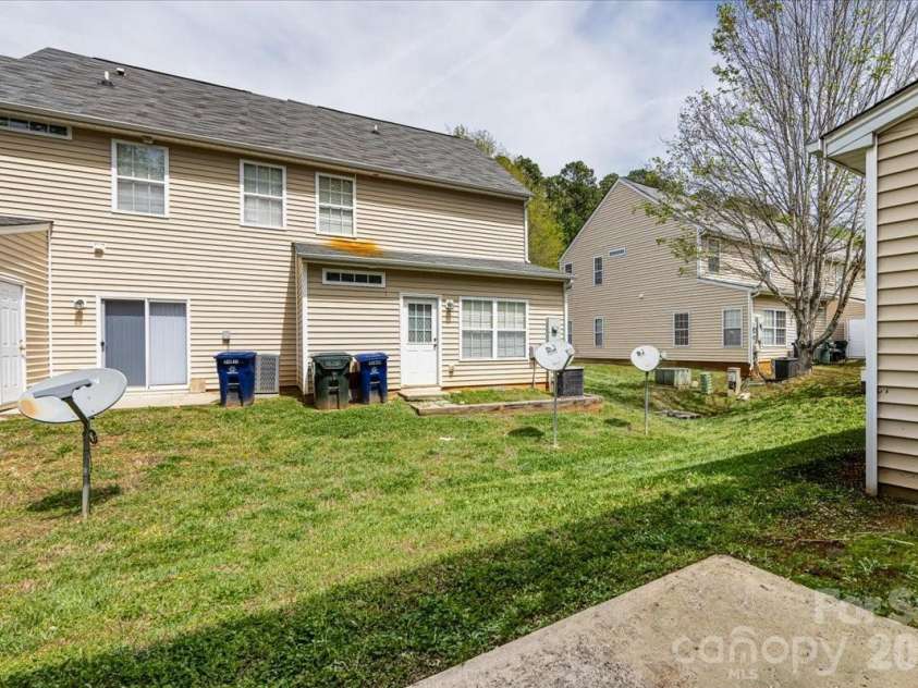 8619 Wandering Creek Way, Charlotte, NC 28227.  MLS# CAR4367292, YatesRealty ID 10929. 