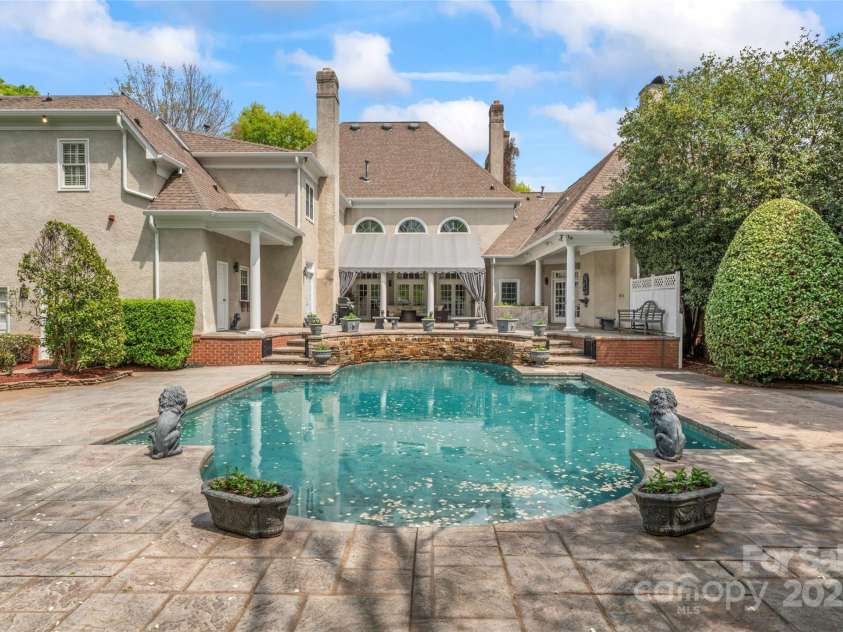 8934 Winged Bourne Drive, Charlotte, NC 28210.  MLS# CAR4245906, YatesRealty ID 10929. An incredible private oasis