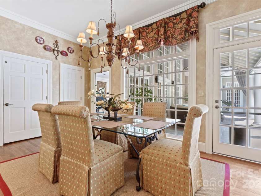 8934 Winged Bourne Drive, Charlotte, NC 28210.  MLS# CAR4245906, YatesRealty ID 10929. Bright views to exterior sitting area