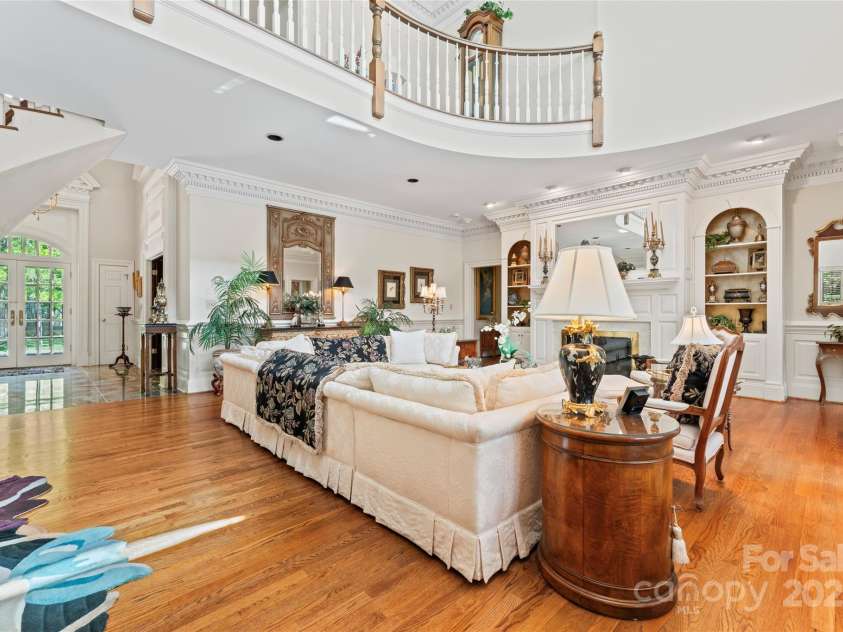 8934 Winged Bourne Drive, Charlotte, NC 28210.  MLS# CAR4245906, YatesRealty ID 10929. Huge two story great room