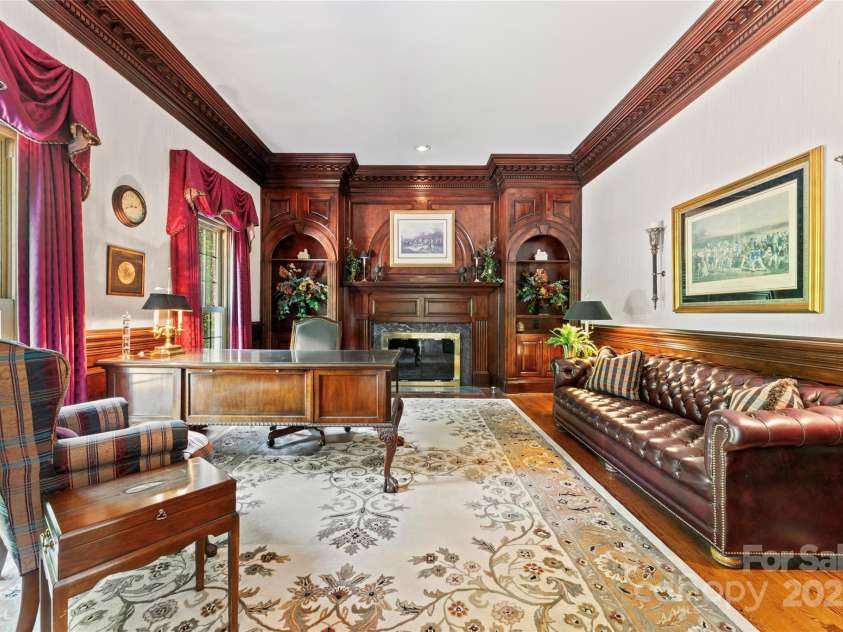 8934 Winged Bourne Drive, Charlotte, NC 28210.  MLS# CAR4245906, YatesRealty ID 10929. Office
