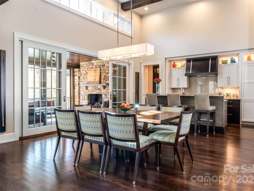 10 Fairsted Drive, Asheville, NC 28803.  MLS# CAR4307795, YatesRealty ID 1093. 