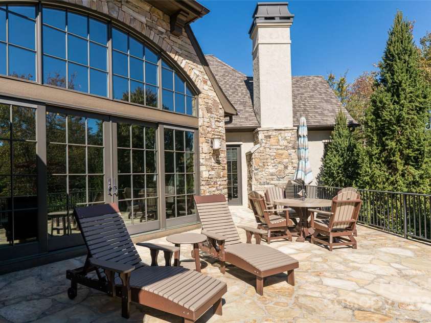 10 Fairsted Drive, Asheville, NC 28803.  MLS# CAR4307795, YatesRealty ID 1093. 