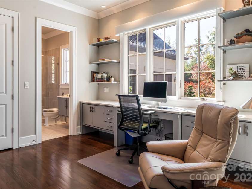 10 Fairsted Drive, Asheville, NC 28803.  MLS# CAR4307795, YatesRealty ID 1093. 