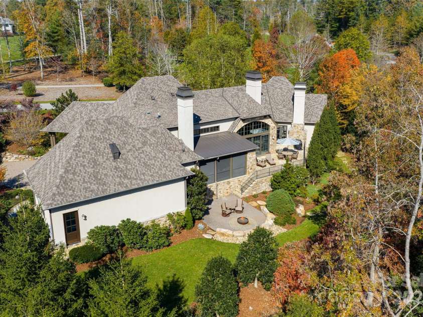 10 Fairsted Drive, Asheville, NC 28803.  MLS# CAR4307795, YatesRealty ID 1093. 