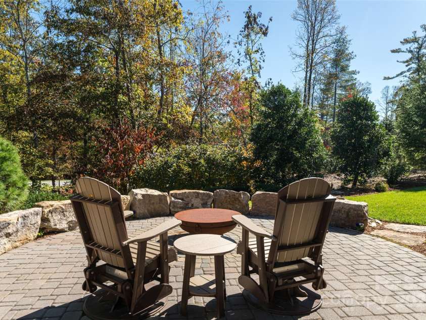 10 Fairsted Drive, Asheville, NC 28803.  MLS# CAR4307795, YatesRealty ID 1093. 