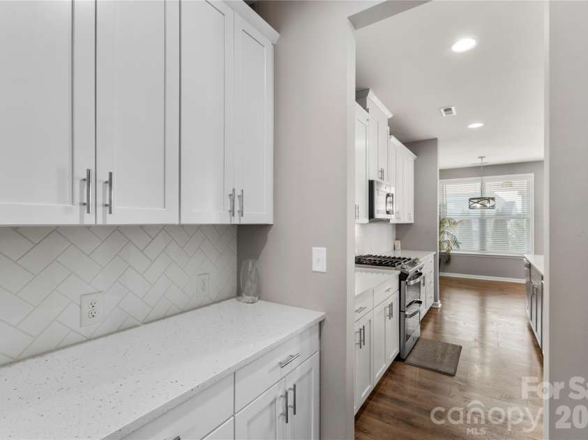 16504 Turtle Grove Terrace, Charlotte, NC 28278.  MLS# CAR4340701, YatesRealty ID 10930. 