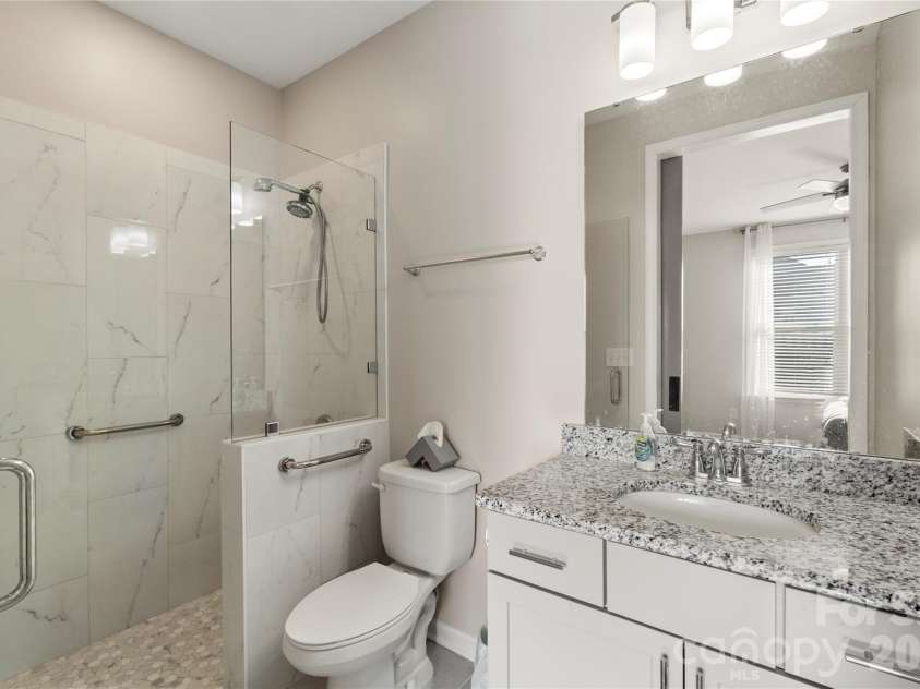 16504 Turtle Grove Terrace, Charlotte, NC 28278.  MLS# CAR4340701, YatesRealty ID 10930. Guest Full Bath