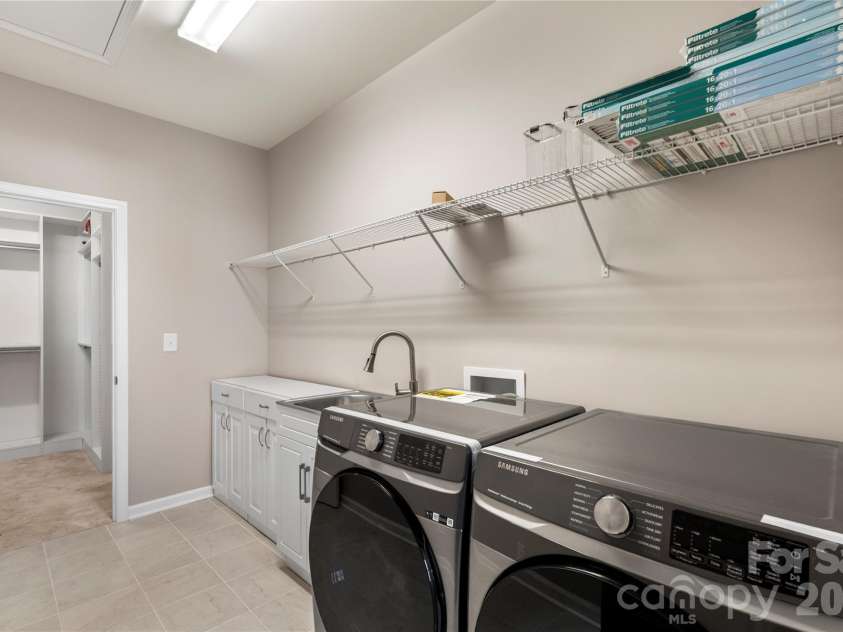 16504 Turtle Grove Terrace, Charlotte, NC 28278.  MLS# CAR4340701, YatesRealty ID 10930. Laundry Room
