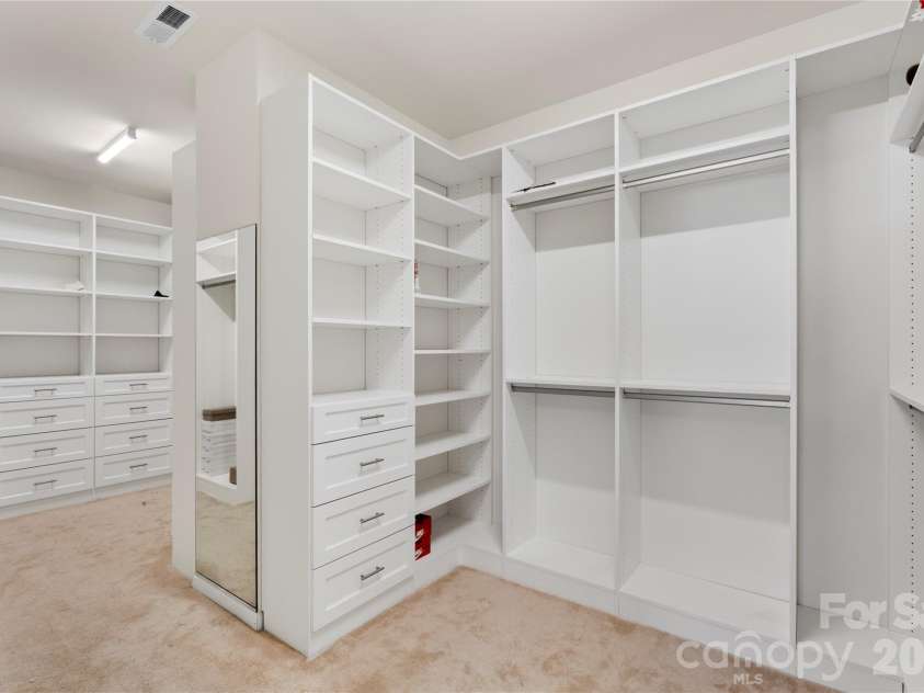 16504 Turtle Grove Terrace, Charlotte, NC 28278.  MLS# CAR4340701, YatesRealty ID 10930. Master Walk in closet