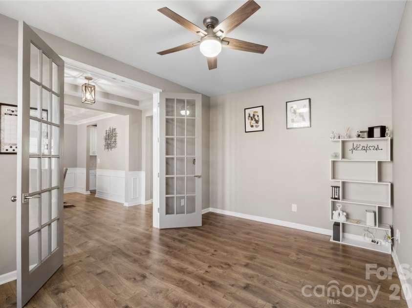 16504 Turtle Grove Terrace, Charlotte, NC 28278.  MLS# CAR4340701, YatesRealty ID 10930. Office